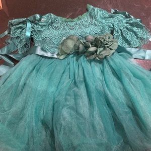 Flower girl dress size 4